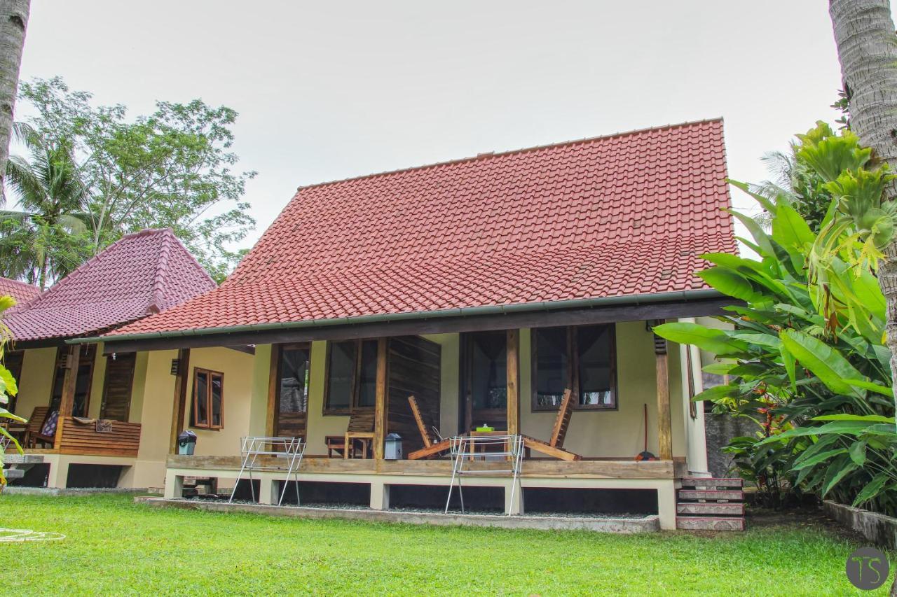 Batukaras Sadati Home Stay מראה חיצוני תמונה